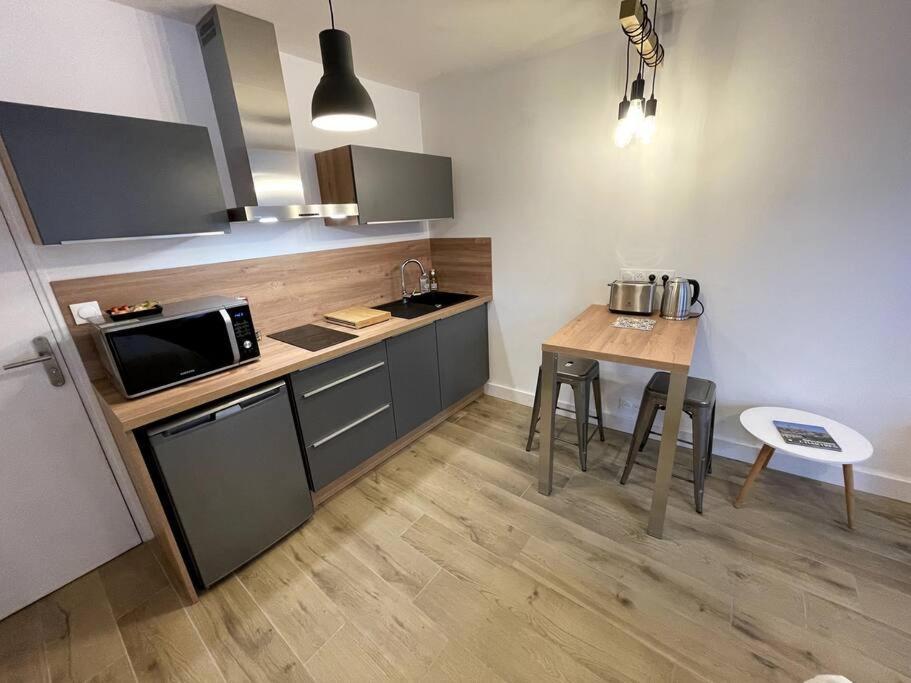 Alp Chartres - Cosy Studio Au Coeur De Chartres Avec Parking Exterior photo